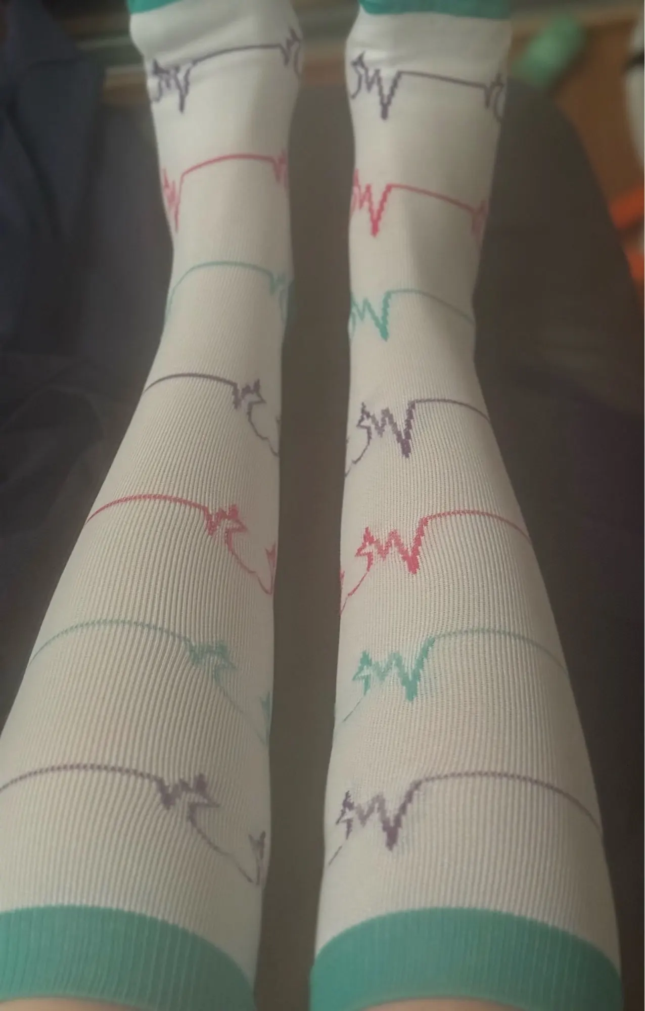 58 Style Compression Socks Medical Edema Diabetes Varicose Vein Stockings Graduated Pressure Legging Nursing Knee High Stockings photo review
