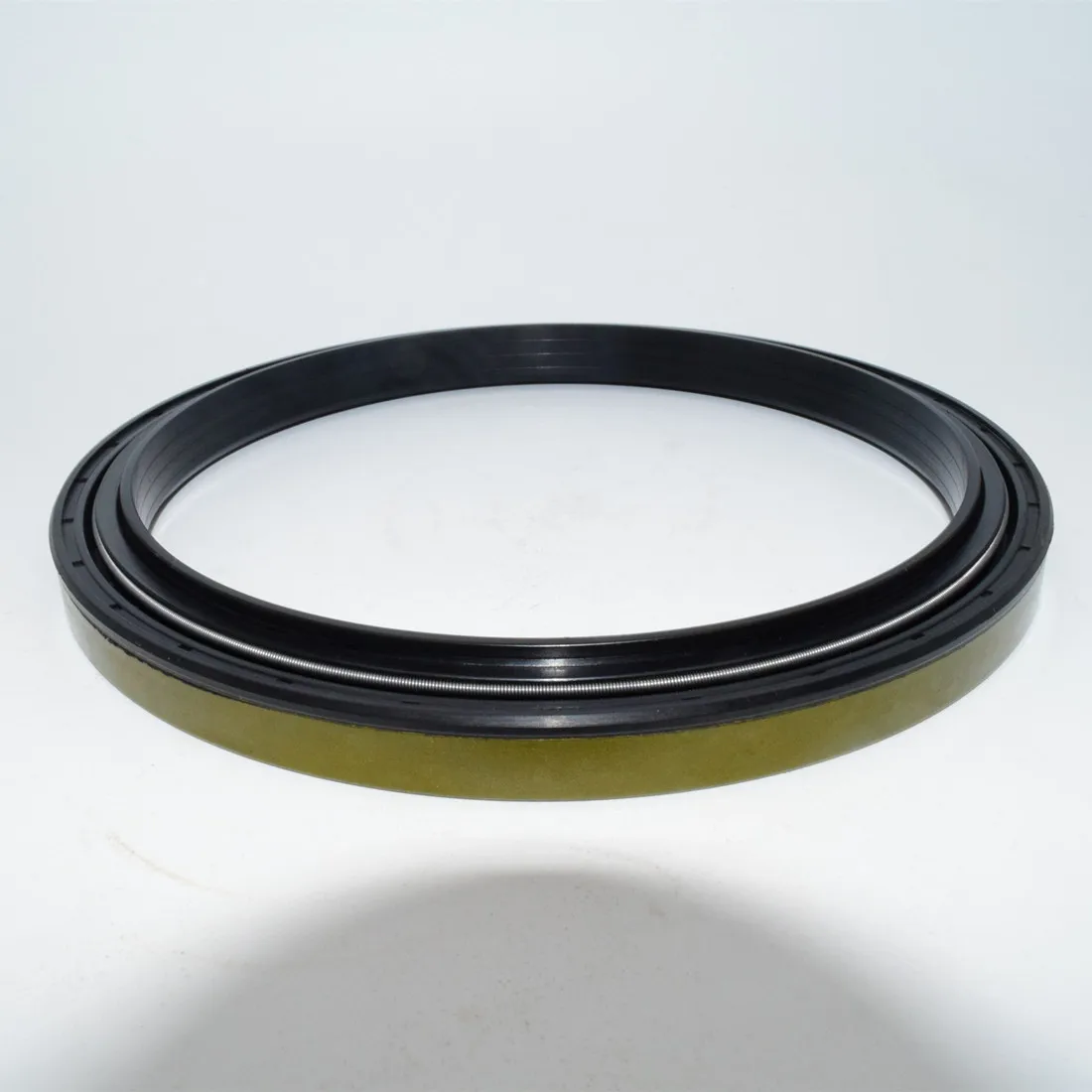 

Лабиринтное сальник бренда DMHUI 150-176-15,5/16 Сальник трактора RWDR KASSETTE OEM 12018750B 150*176*15,5/16 или 150X176X15.5/16