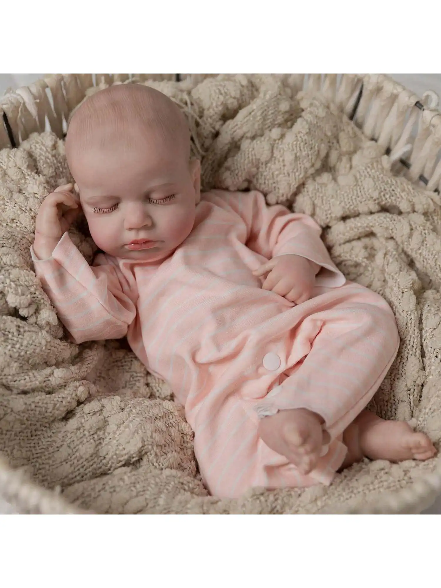 ตุ๊กตาเด็กทารกเหมือนจริง - ตุ๊กตาเด็กทารกทำจากไวนิลนุ่มน่ารักขนาด 20 นิ้ว ตุ๊กตาเด็กทารกที่เหมือนจริงที่สามารถจัดท่าทางได้ (เฉพาะตุ๊กตา/ไม่มีอุปกรณ์เสริม)