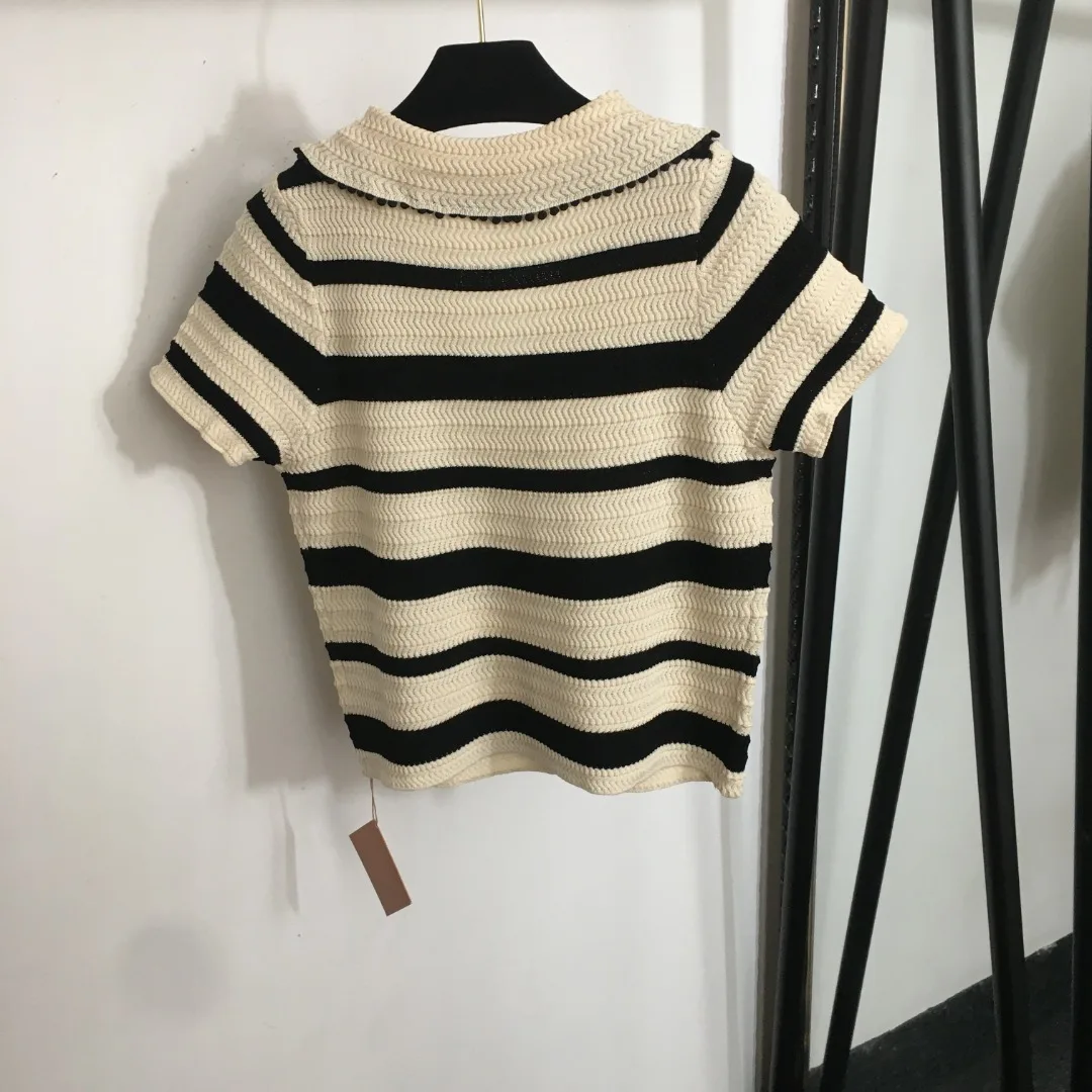 

Autumn 2025 New Knit Set for Women: Color-Block Stripe Turn-Down Collar Top & A-Line Skirt in Academic Style