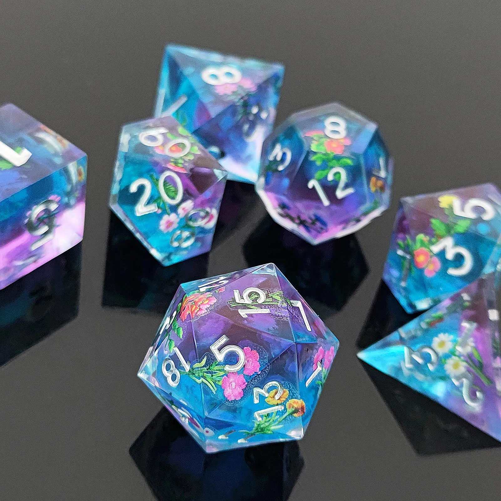 

Flower resin dice set Sharp Edge DND Dice Set for Dungeons and Dragons Role Playing and Tabletop Game
