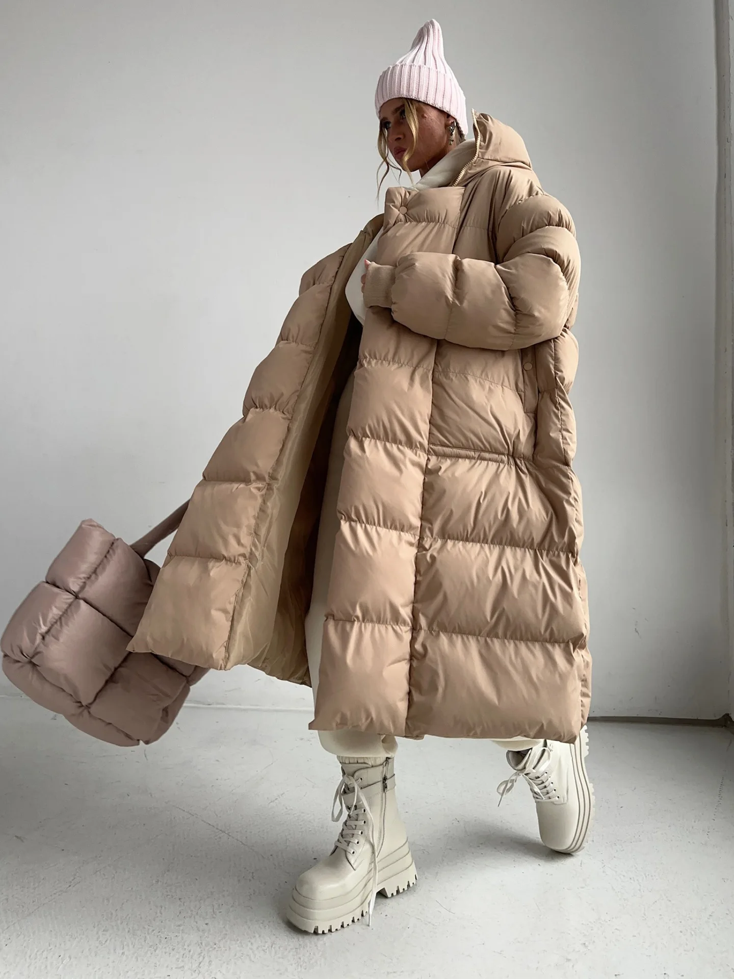 

Winter Women Long Parkas Thicken Cotton-padded Coat Oversized Warm Long Hooded Puffer Jacket for Women