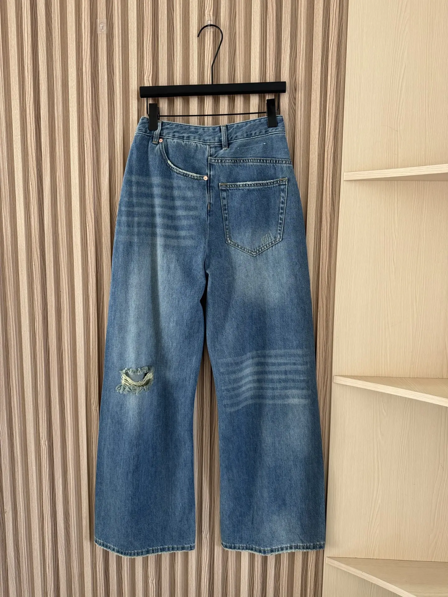 

2025 New Misplaced High Waist Wide Leg Ripped Jeans 285