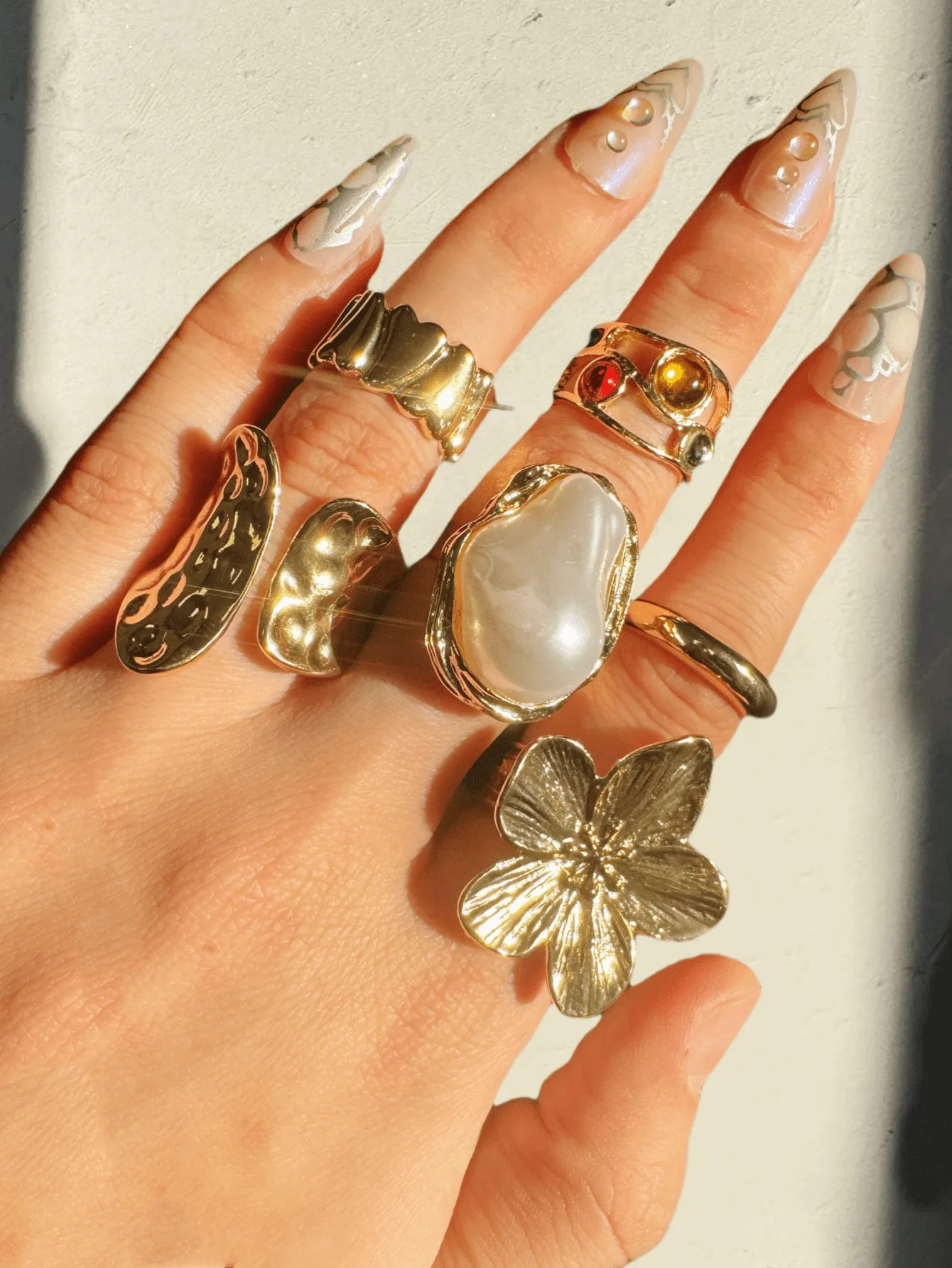 6Pcs Punk Exaggerated Metal Finger Rings Set for Women Men Vintage Flower Pearl Crystal Europe America Open Rings Luxury Jewelry