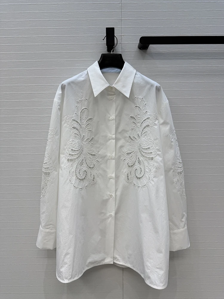 

Новая женская блузка в девичьем стиле на весну-лето: модная, с ажурной вышивкой, на пуговицах, белая, с длинным рукавом