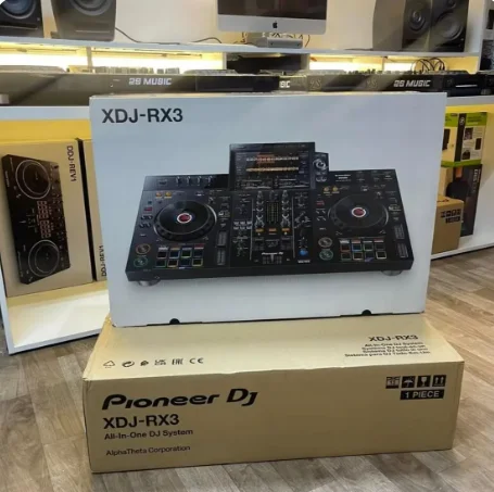 SUMMER DISCOUNT Pioneers DJ XDJ-RX3 Digital DJ System with 10.1