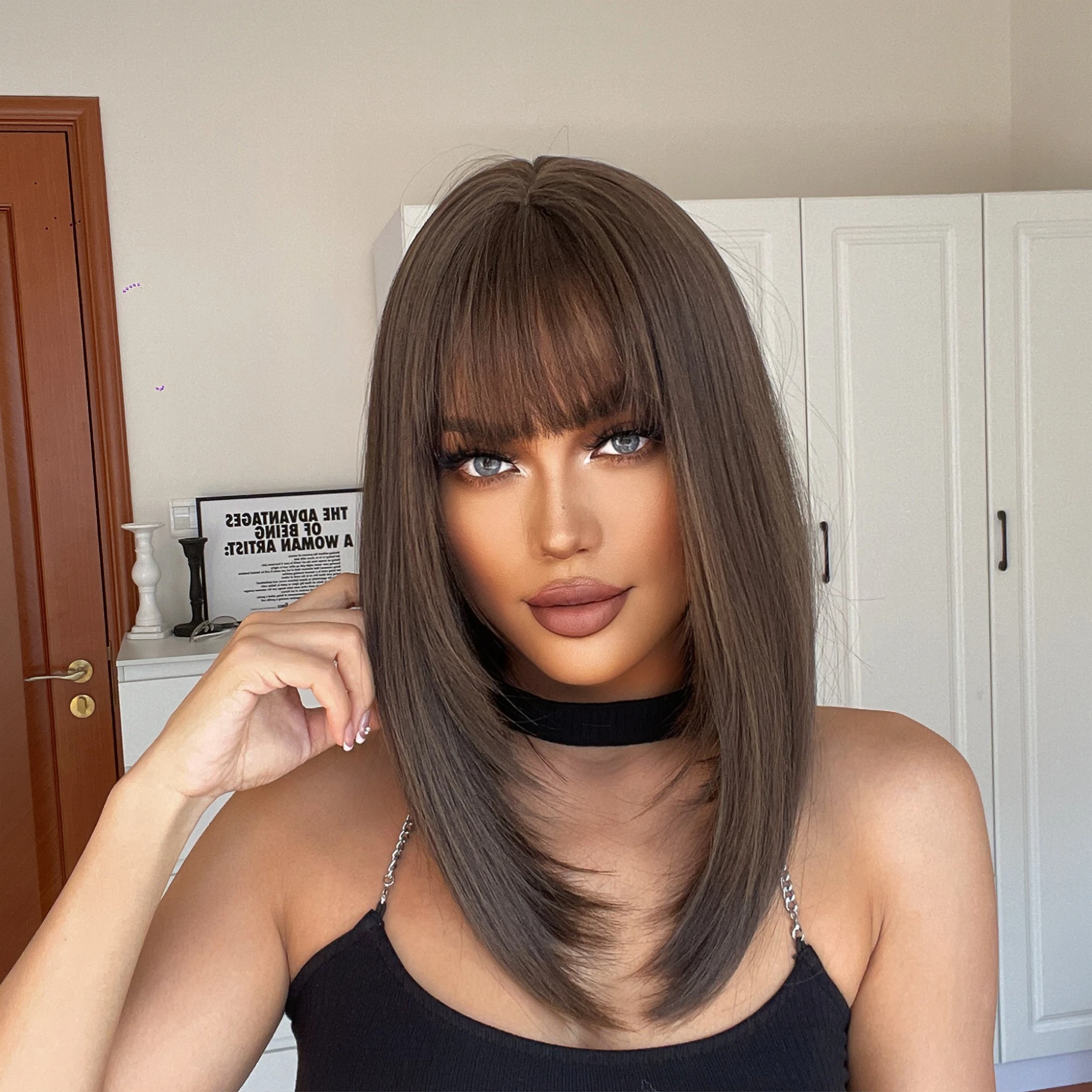 HENRY MARGU Dark Brown Synthetic Wigs Short Bob Wigs With Bangs Natural Straight Wigs for Women Daily High Temperature Hair Wigs