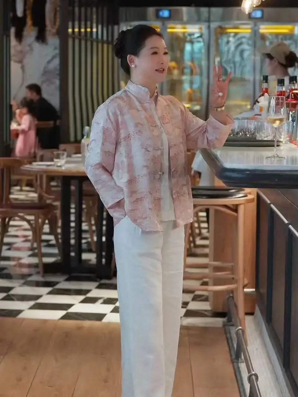 豪華な中国風のシルクジャケット（結び目付き）