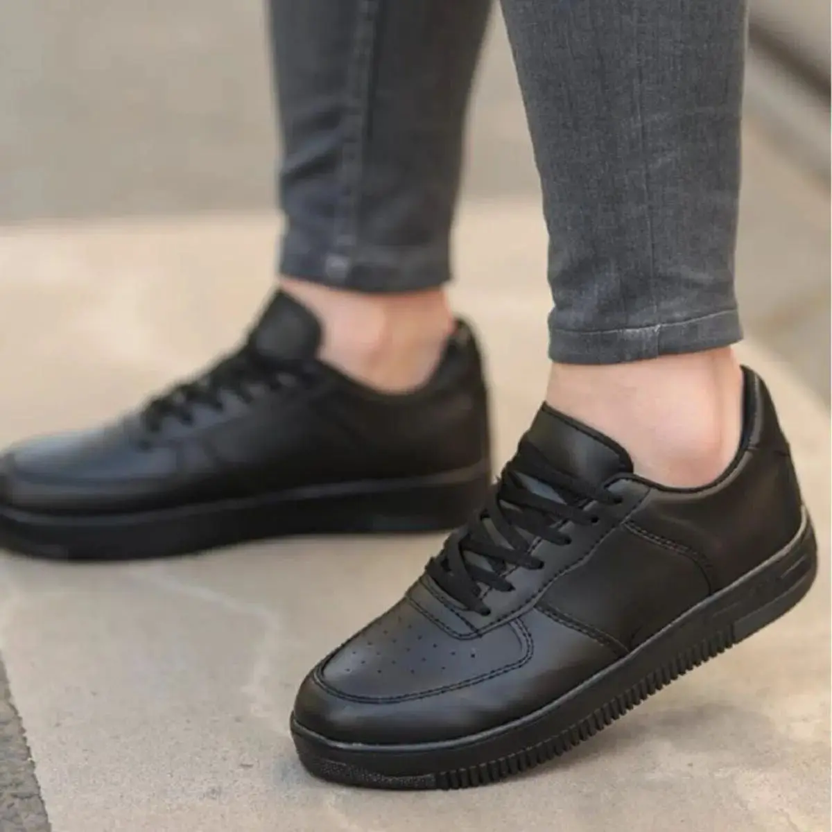 Unisex Fashion Sneakers Lace Up Round Toe Cushioning Running Sports Shoes for Men Women Trainer Race Breathable Couple Tennis