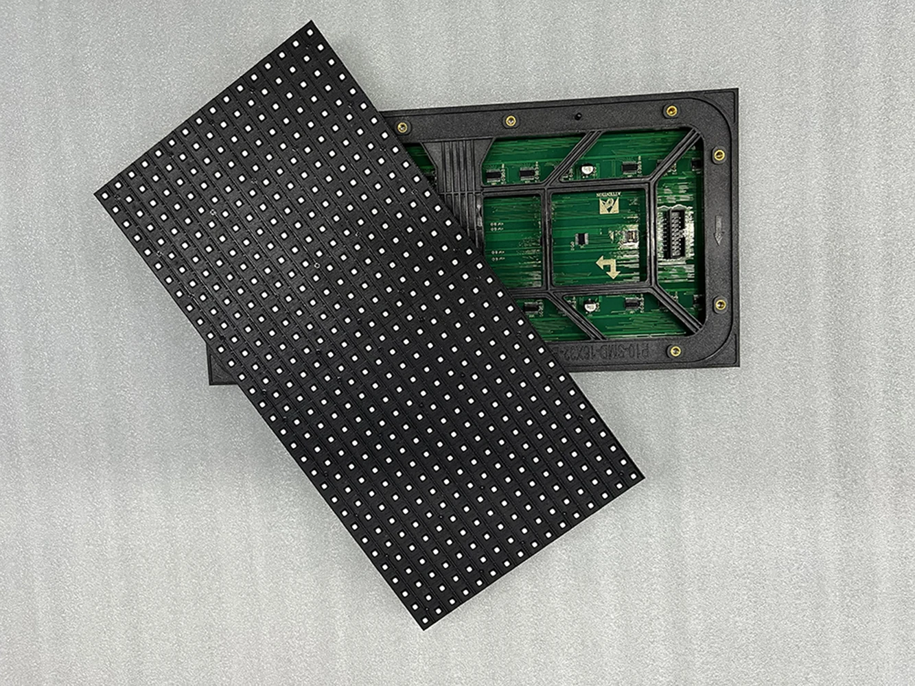 Display a pannello LED P10 Display pixel esterno da 10 mm 320 * 160 mm Modulo LED Smd a colori impermeabile a risparmio energetico