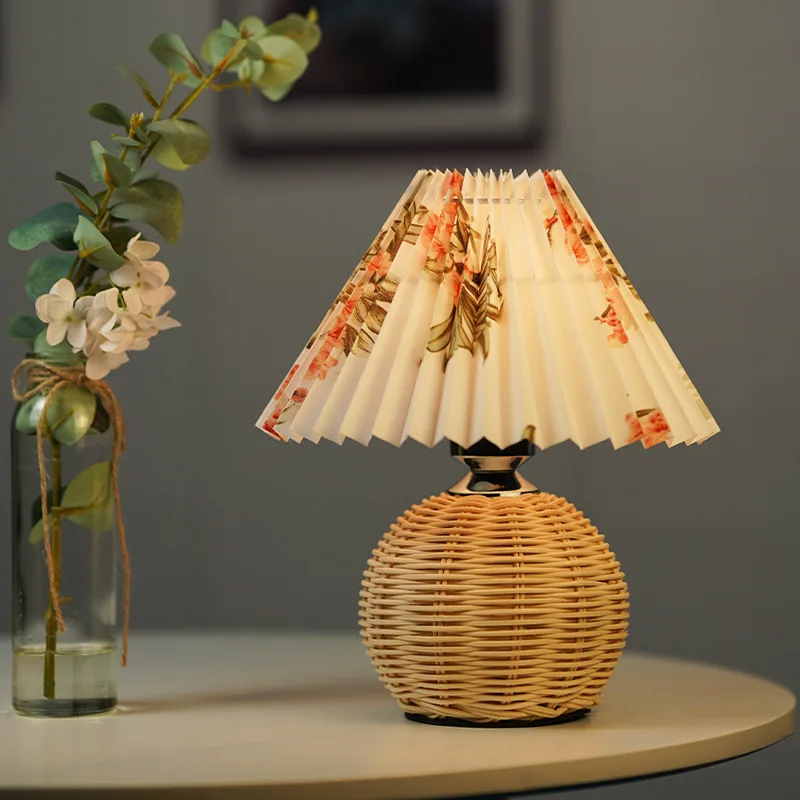 Vintage Rattan Table Lamp Nordic Pleated Table Lamp for Living Room Study Bedside Lamp Table Decor Light