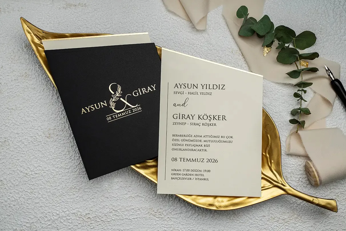 Customized Wedding Invitation with Real Foil,Elegant Wedding Invitation with Envelope, Unique Invitations, Low Quantity Options