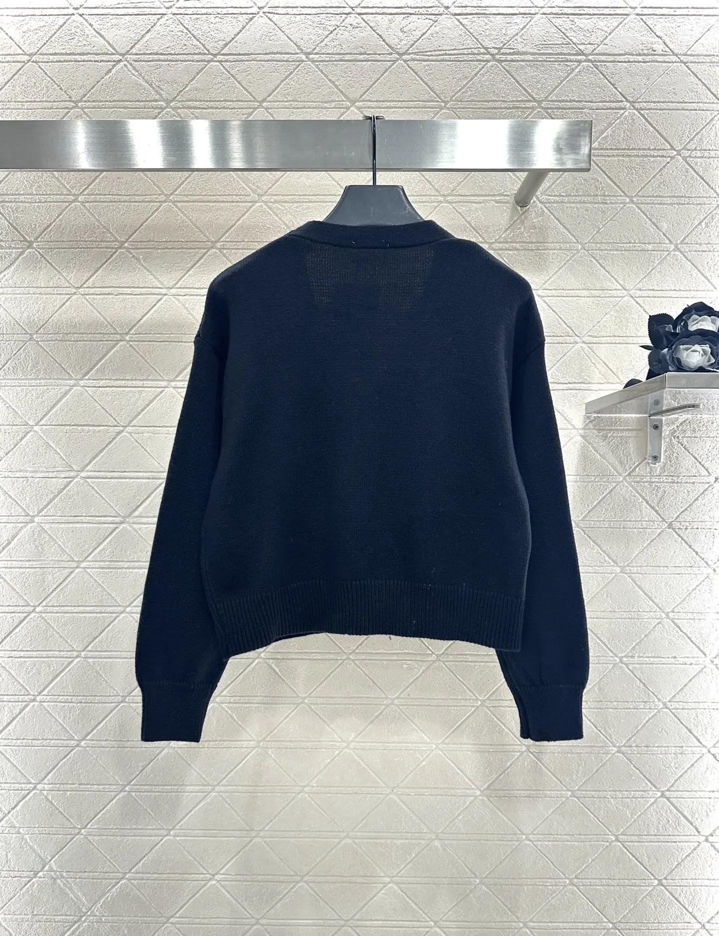 

2025 Autumn/Winter Women's V-neck Chain Pocket Knitted Cardigan SU170