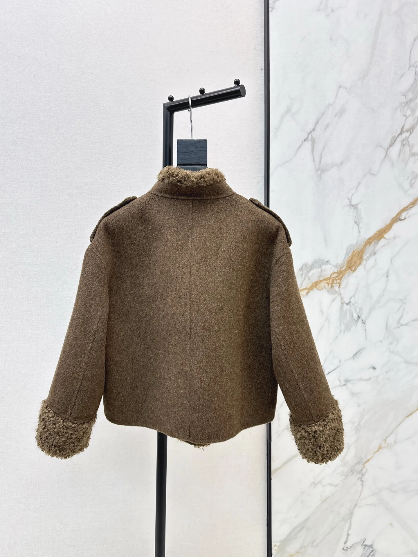 

High Quality Winter Women's Casual Fashion Thermal Patchwork Short Buttons Wool and Camel hair Coat J076Q