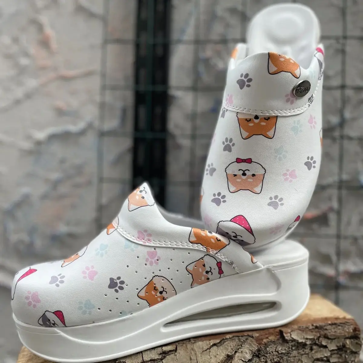 2024 New nurse clogs Medical Shoes nursing Women Orthopedic Sabo Doctor Leather Platform Chef Orthopedic Comfort Slippers