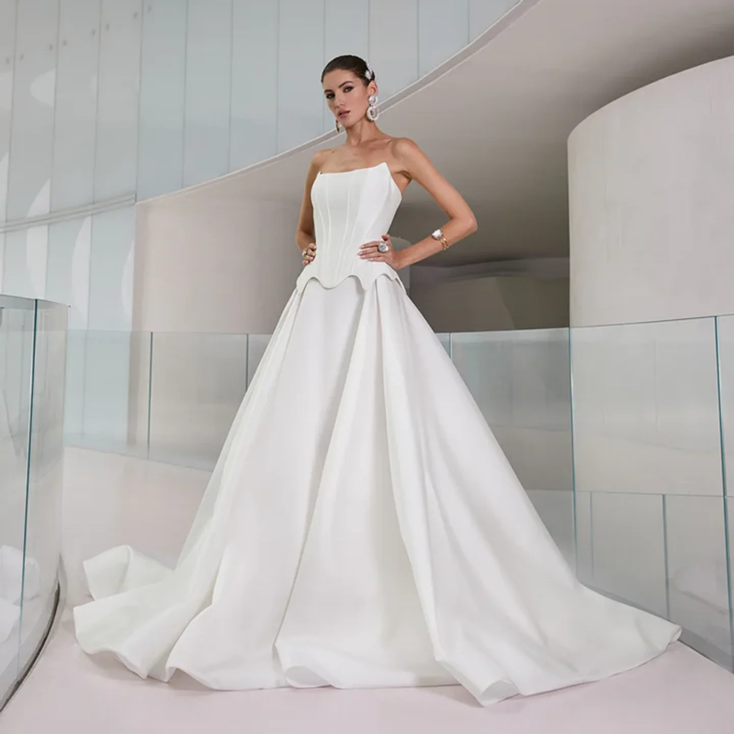 Sharon Said Eenvoudige Off White Satijnen Strapless Trouwjurk 2025 Elegante Hof Trein Corset Prinses Bruid Jurken SW348 Aangepaste