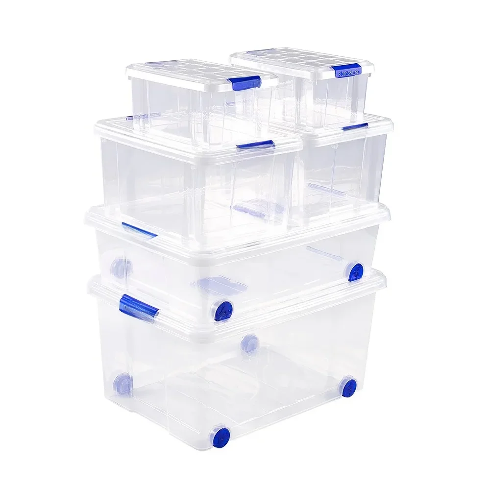 A casa de banho privativa está equipada com chuveiro, secador de cabelo e produtos de higiene