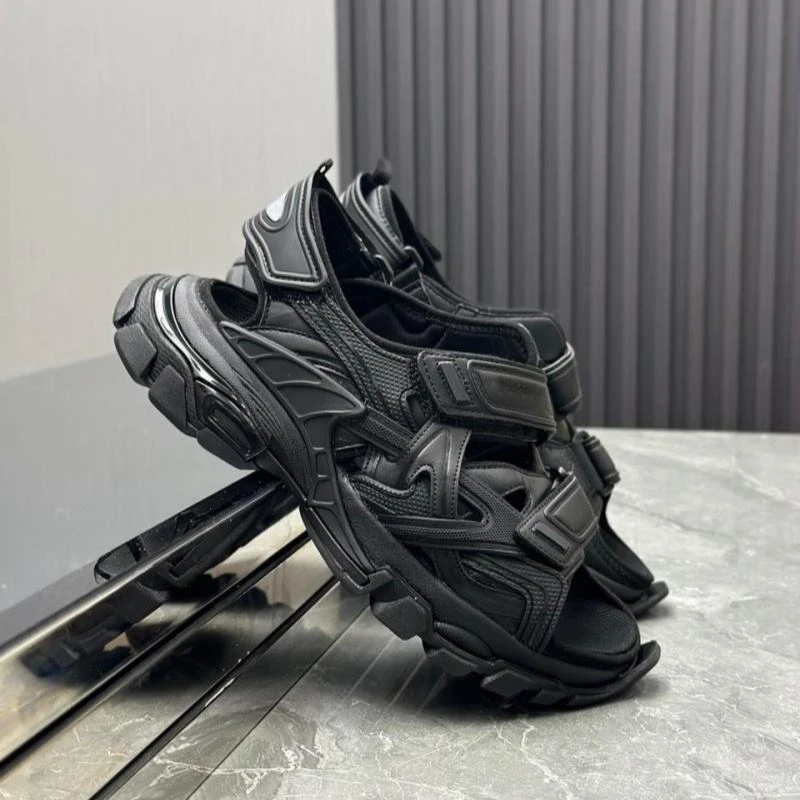 Luxury Style Beach Sandals Unisex Four Seasons Outdoor Walking Shoes High Fashion Comfort Casual Summer Winter Footwear For Men Women