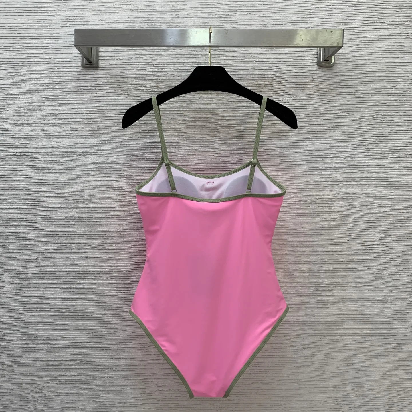 

Ladies' Spring/Summer New Style Color Contrast Bonded Double Pocket Slimming Strap Tight Top One Piece Swimsuit (with Chest Mat)