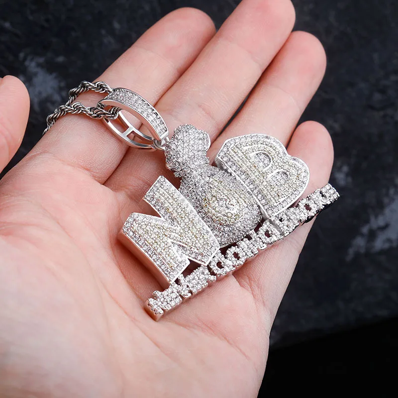 

Iced Out CZ NB Сумка для денег Подвеска в стиле хип-хоп с кубическим цирконием и буквами NEVER DOING BROKE Очаровательное мужское ожерелье Женская мода Рэпер Ювелирные изделия