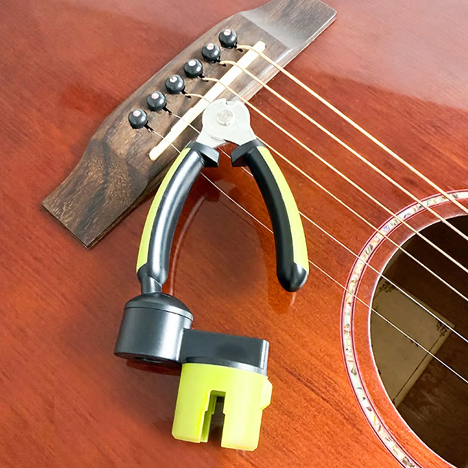 Penggulung Senar Gitar Multifungsi 3-In-1 Pemotong Senar Penarik Pin Cepat Desain Kokoh untuk Penggantian Senar Gitar Mudah