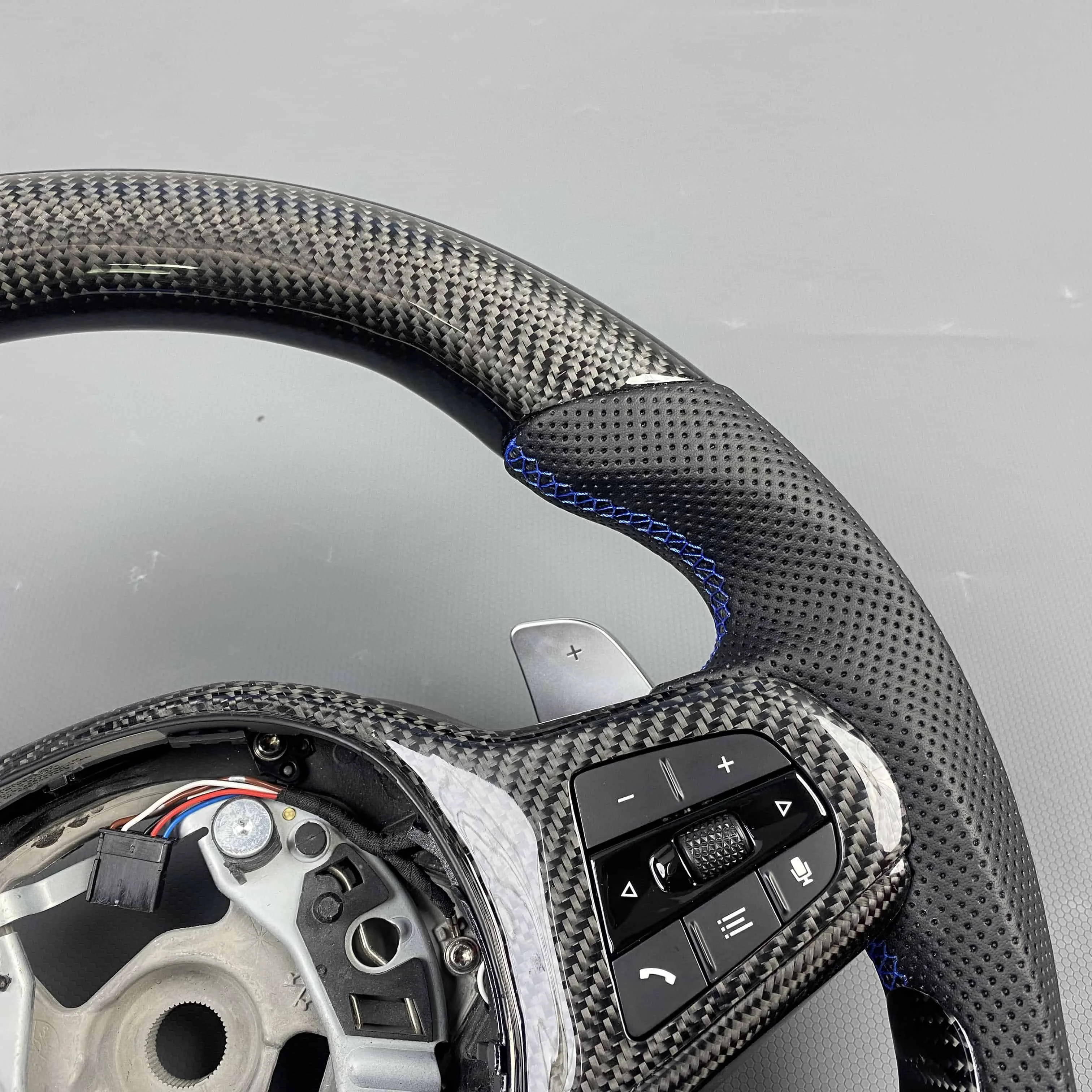 For BMW F95 F96 G20 G30 G22 G01 G02 M3 G80 M4 G82 M5 F90 M8 X3M X4M X5M X6M F40 F44 F97 custom carbon fiber steering wheel - Image 3