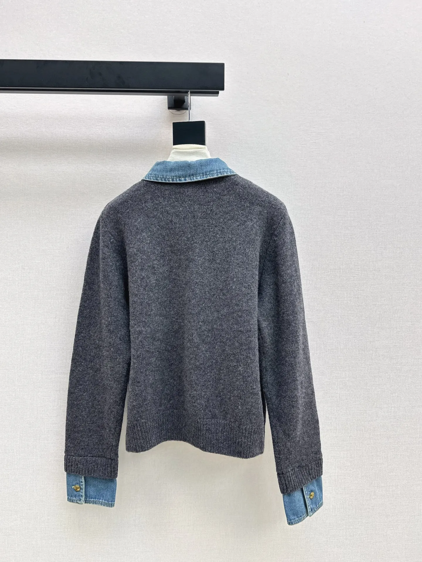 

2025 Spring and Autumn New monochrome fashion Simple and high quality best Embroidered linen patterned knitted cardigan