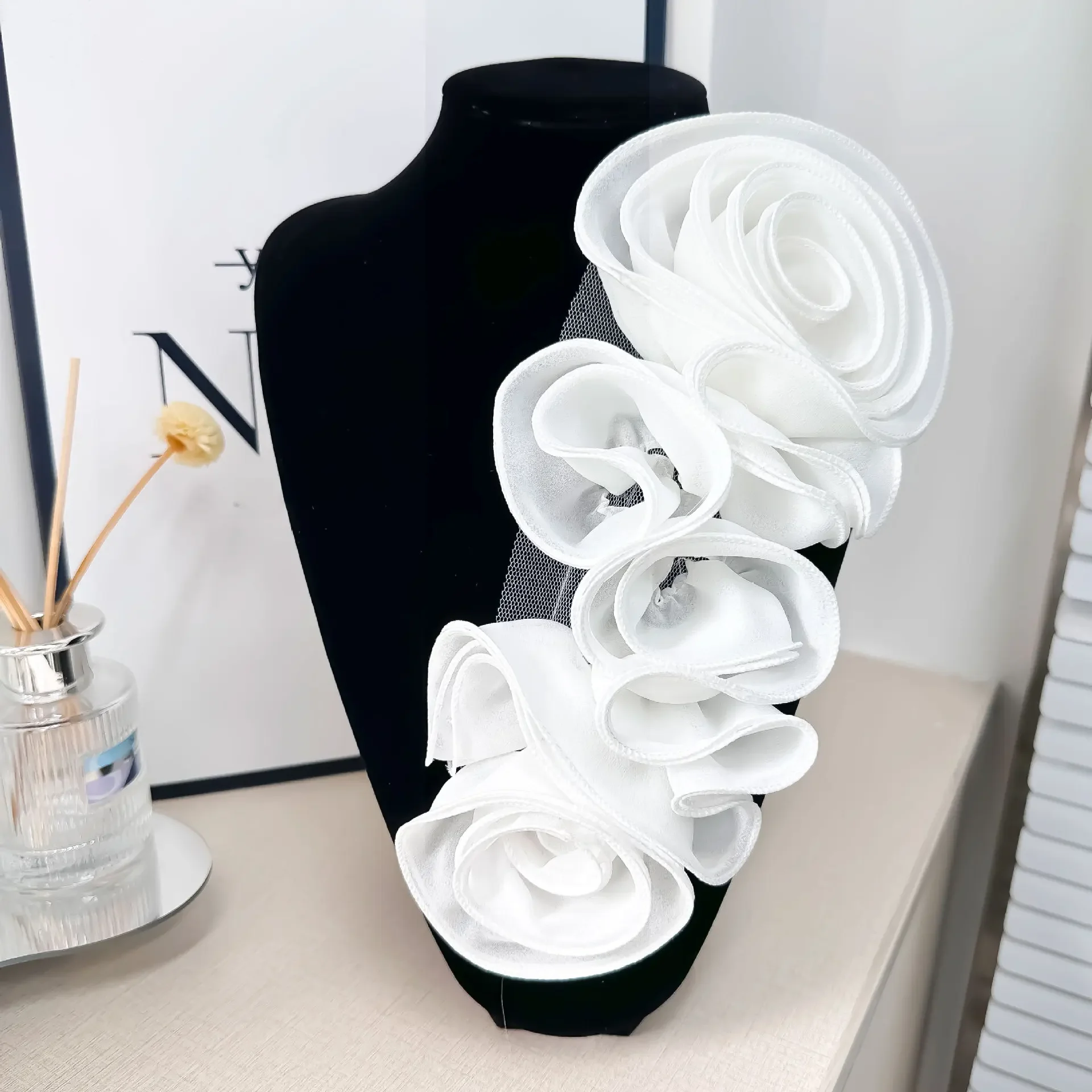 3D dekoracja kwiatowa ręcznie robiona naszywka kwiatowa DIY kwiat na klatce piersiowej aplikacja do szycia na akcesoria do sukni ślubnej — zdjęcie 2