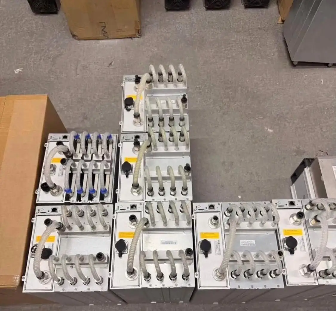 Buy 3 get 2 free Bitmain Antminer S21j XP Hyd 495Th/s 5940W Bitcoin Miner Hydro Cooling