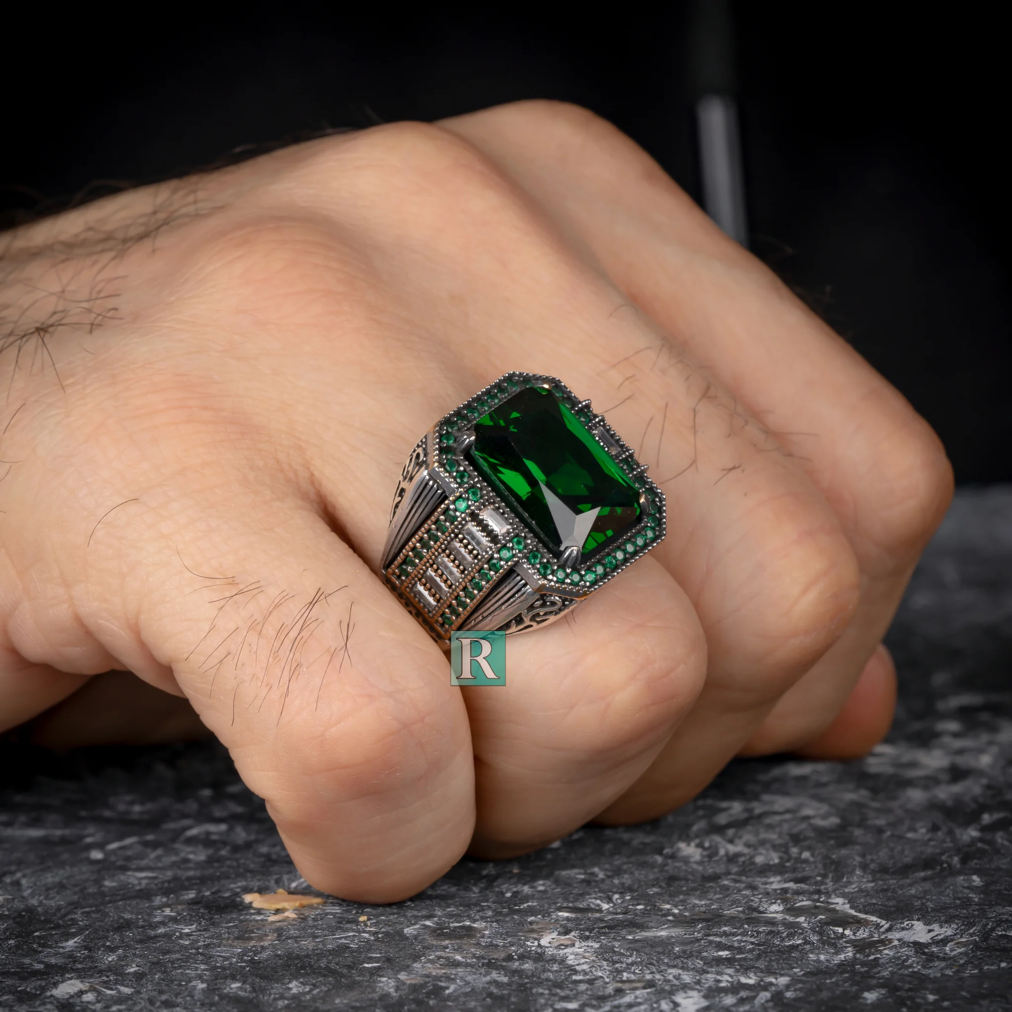 

Green Zircon stone 925 Sterling silver ring for men side stone white neon stylish design high qulity fine gift of jewelry male