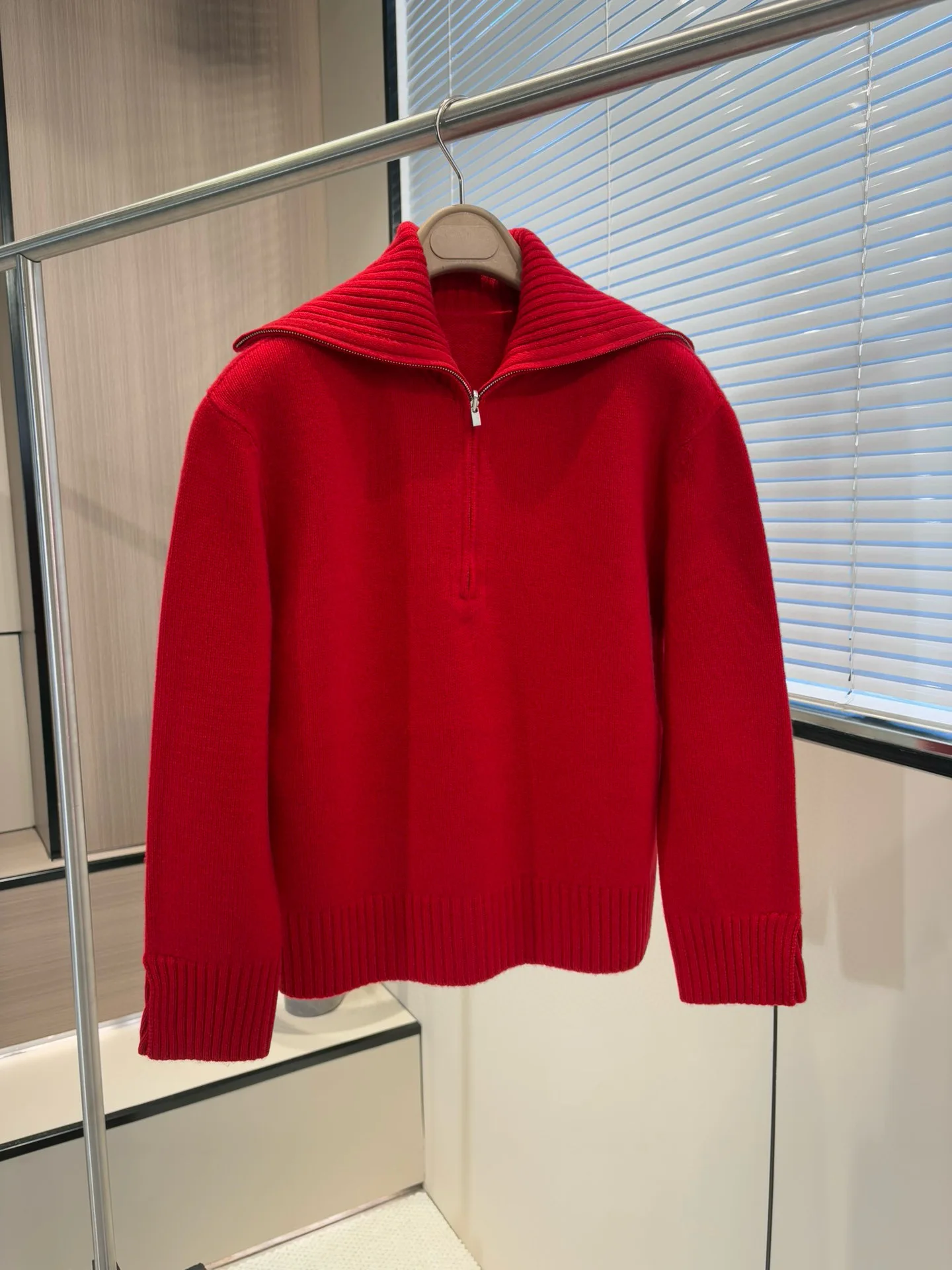 Elegant high quality red cashmere sweater