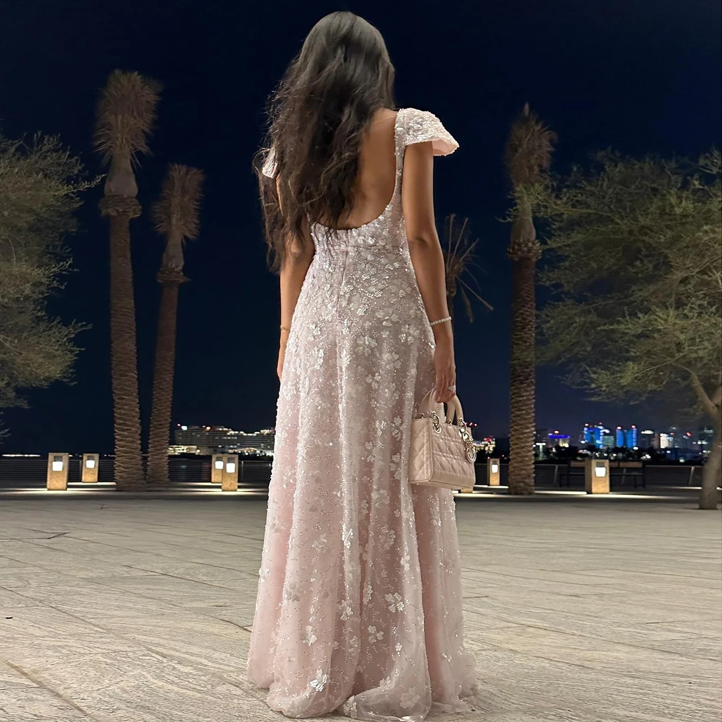 Sharon Said Elegantes, zartrosa, florales langes Abendkleid 2026, Hochzeitskleid mit quadratischem Ausschnitt und offenem Rücken, Party- und Ballkleid SS602, individuell anpassbar – Detail 7