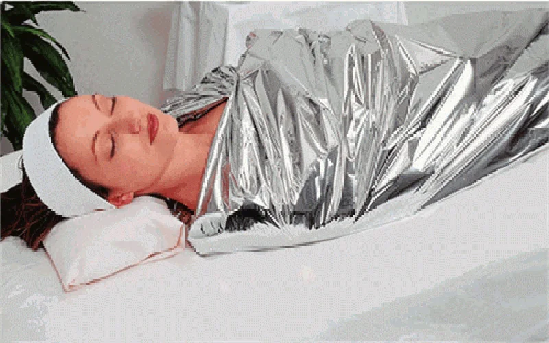 5 Stück Thermofolien-Saunadecke für Entgiftung, Gewichtsverlust, Ferninfrarot-Therapie, behält bis zu 97 % der Körperwärme, Überleben, Mylar-Decke – Detail 4