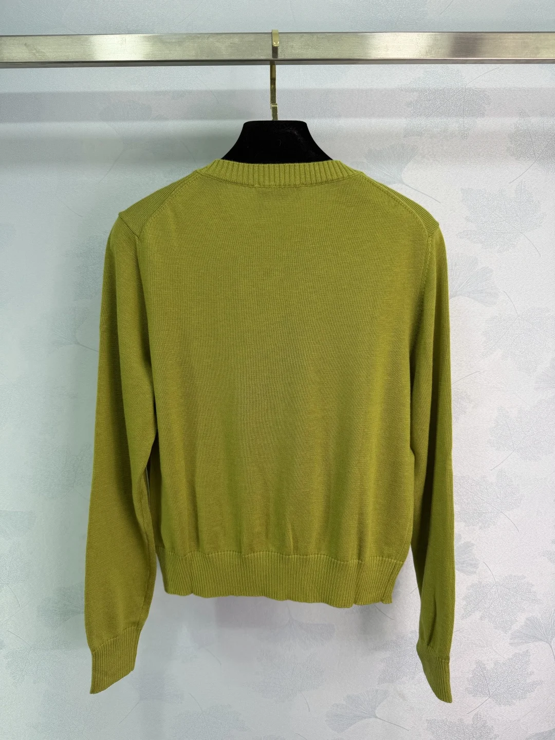 

Women's autumn and winter new wool knitted cardigan avocado green temperament soft and elastic elegant casual top