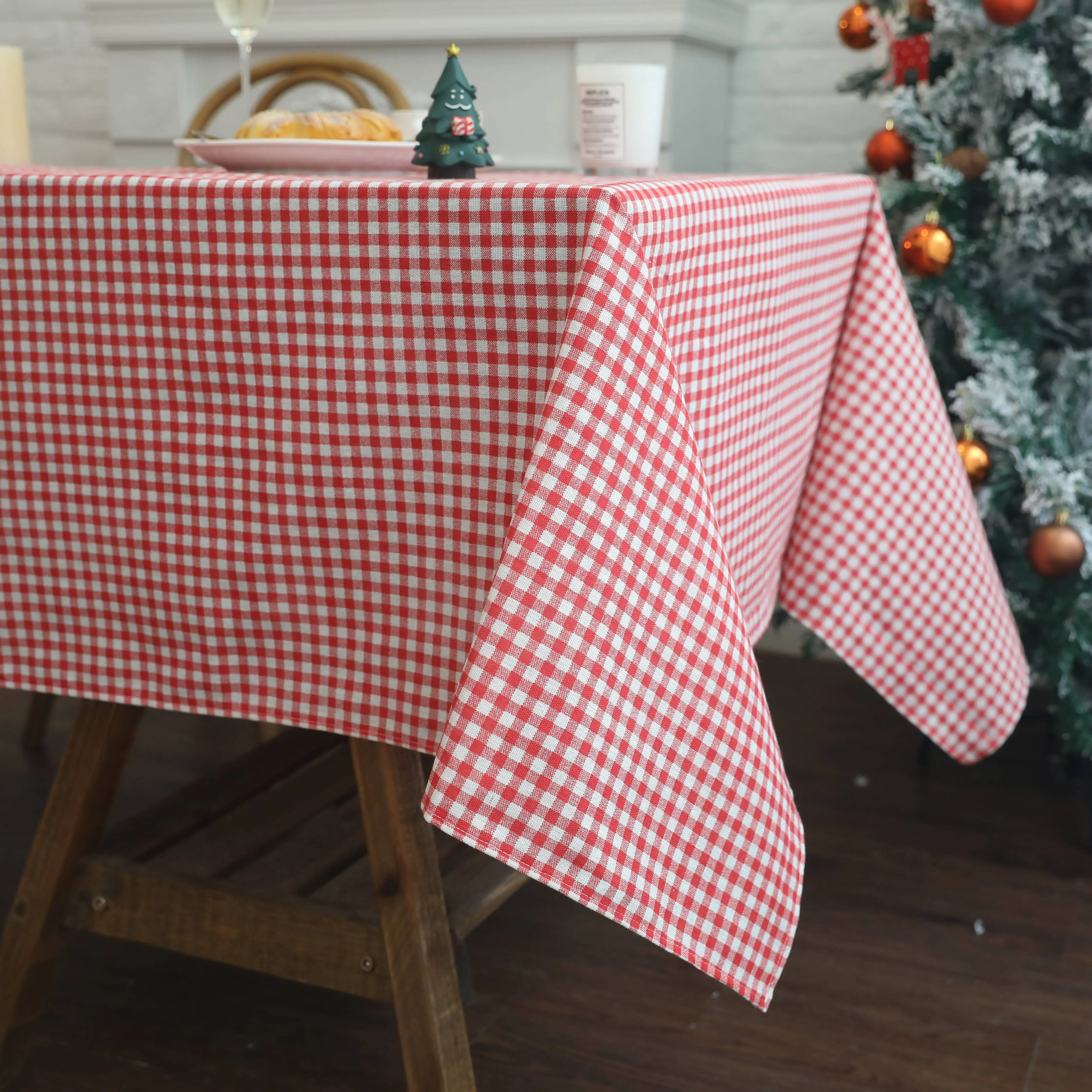 

Rectangle Table Cloth,Checkered Polyester Tablecloths,Wipeable Reusable Hand Washable Table Cover for Picnic,Dining Table, Red