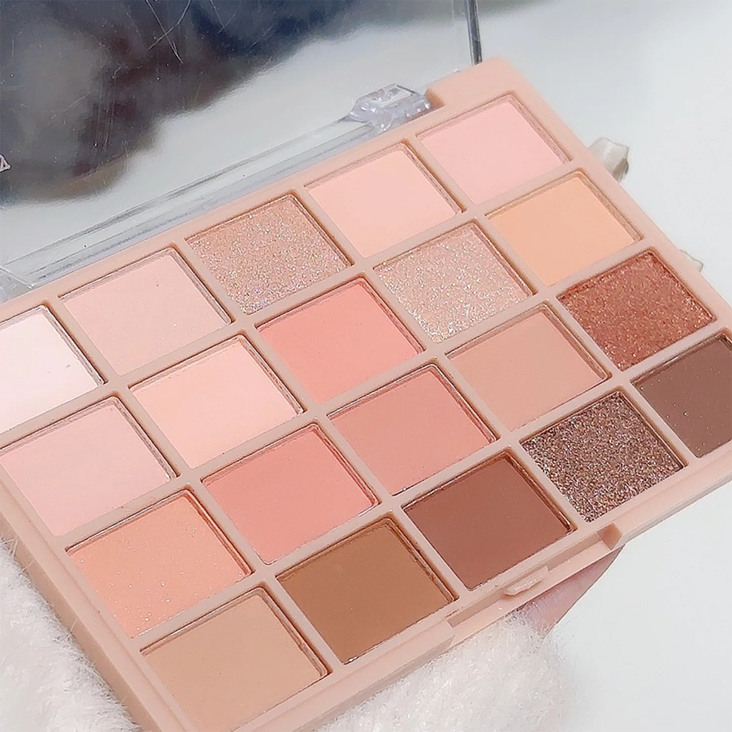Paleta de sombras de ojos cálidas de 20 colores: tonos románticos ahumados y rosas, mate y brillante, alto pigmento, a prueba de manchas, maquillaje de belleza