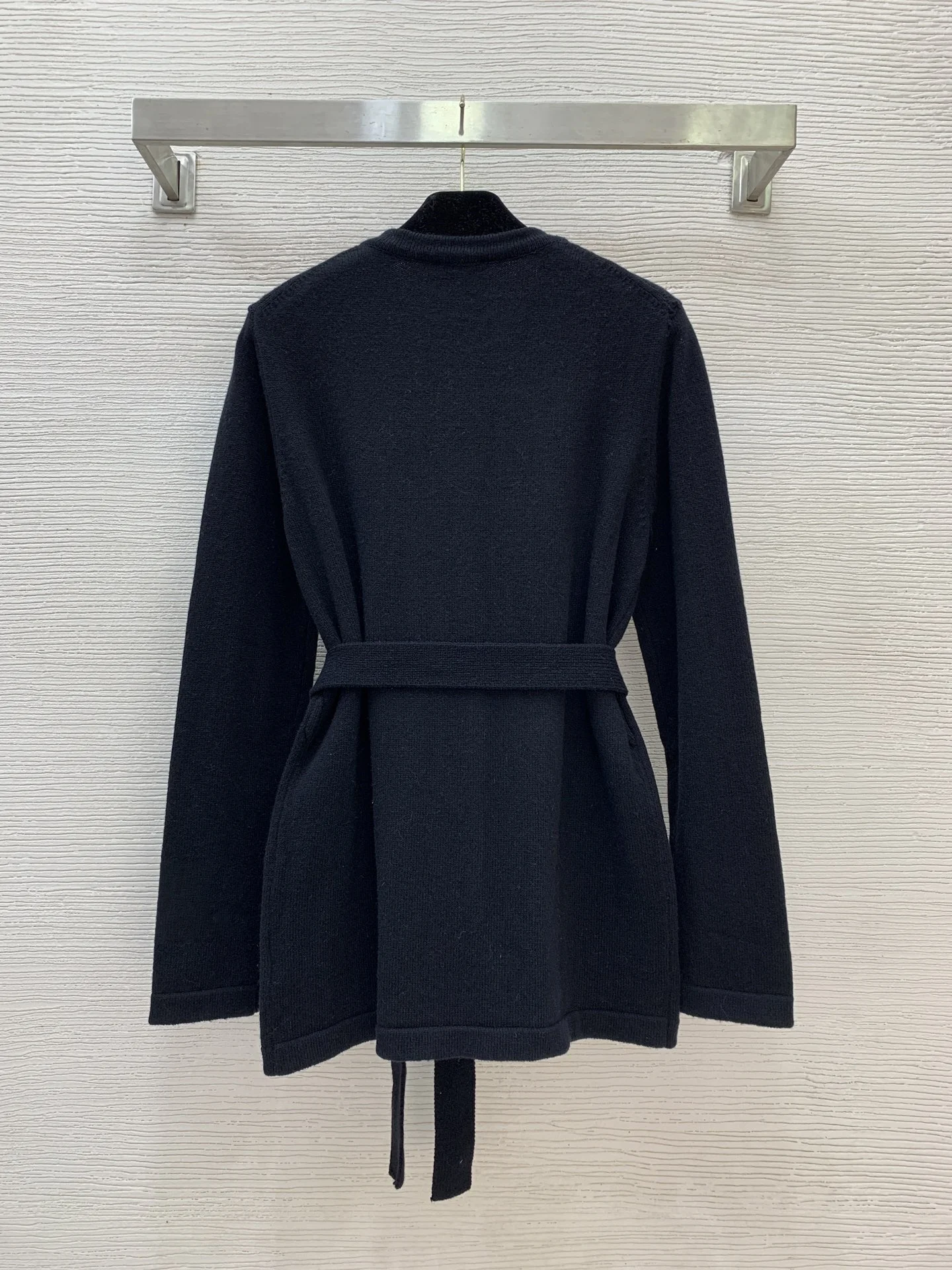 

2025 Early Autumn Women's Coat Jacket Wool Yarn Cuff Patches Slim Fit Round Neck Long Sleeve Knitted Cardigan Top