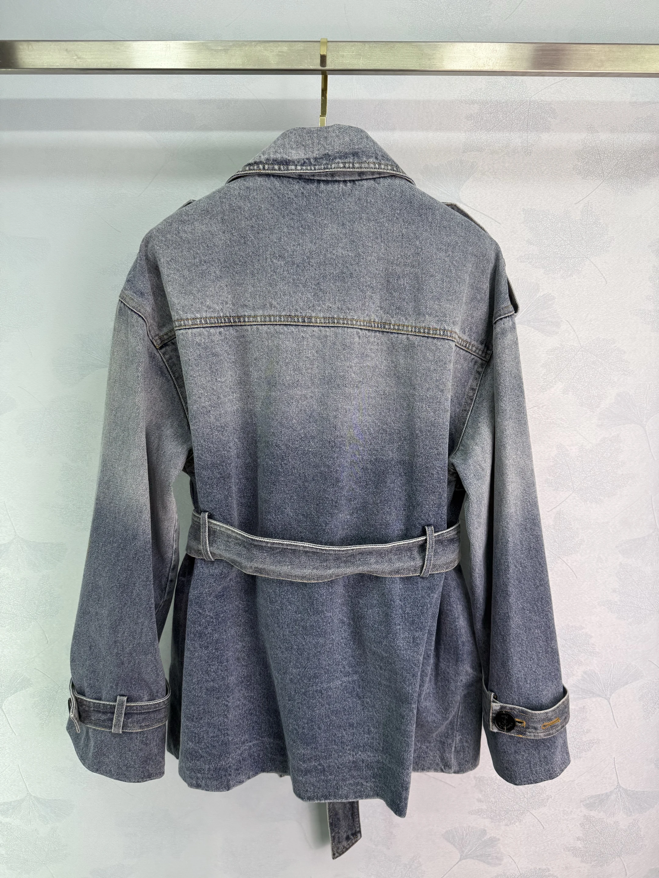 

Новый стиль, джинсовая куртка без воротника с двойным поясом на пуговицах для женщин 5D20