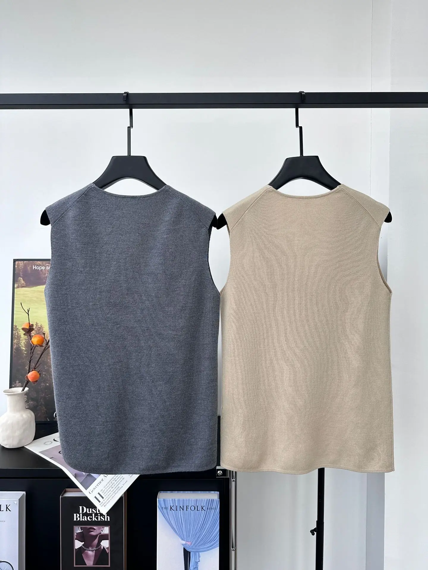 

Women's Spring New V-neck Sleeveless Wool Silk Knitted Vest