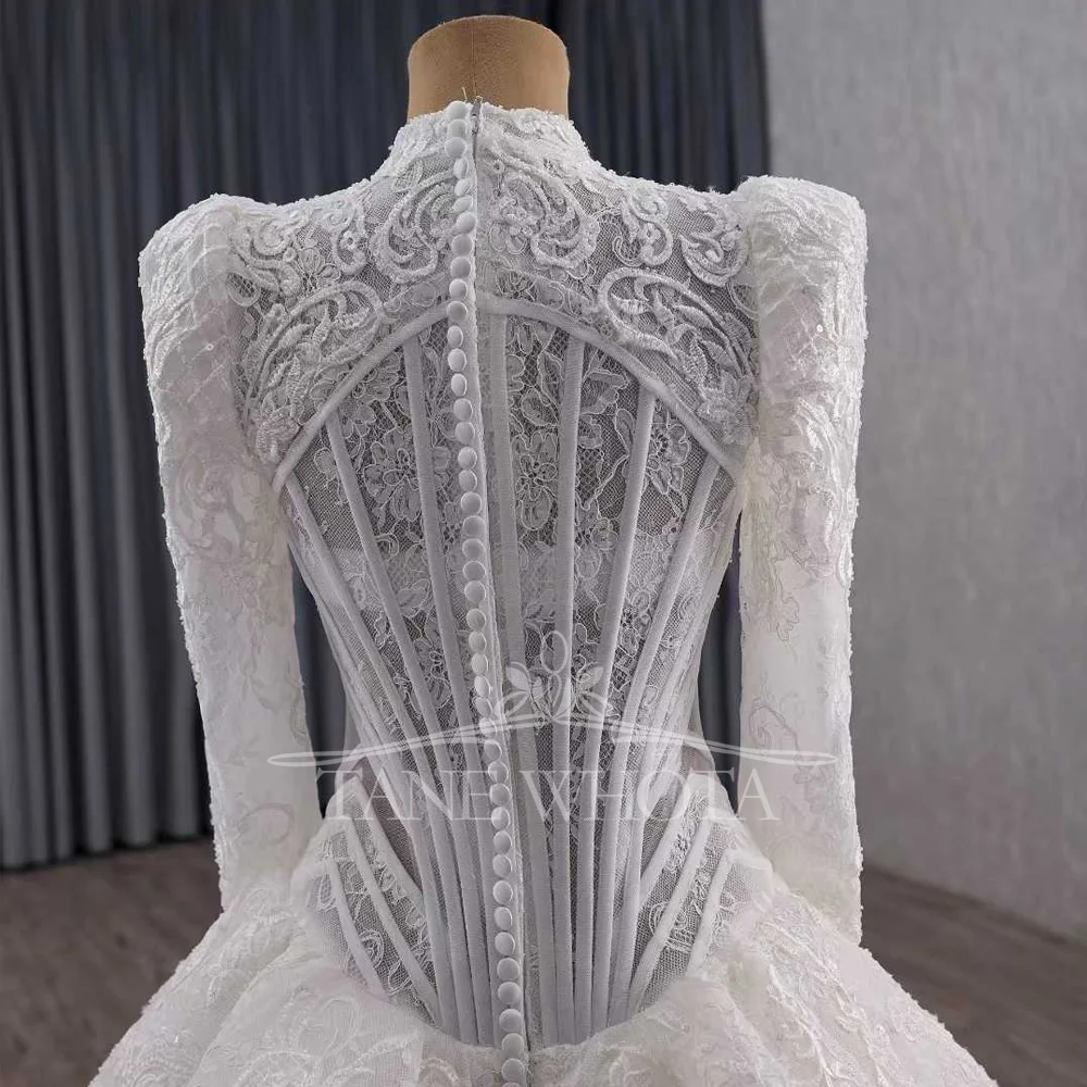 レースのブライダルドレス長袖ハイネックボタンバックウェディングドレス花嫁のためにカスタマイズ