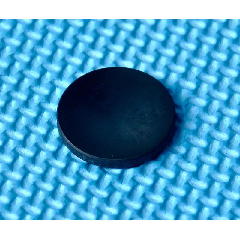 7mm/9mm/10mm/11mm/12mm/15mm/18mm/27mm Filtr z czarnego szkła Pasuje do laserów IR 808nm-1064nm Przeciwko 400nm-750nm — zdjęcie 2
