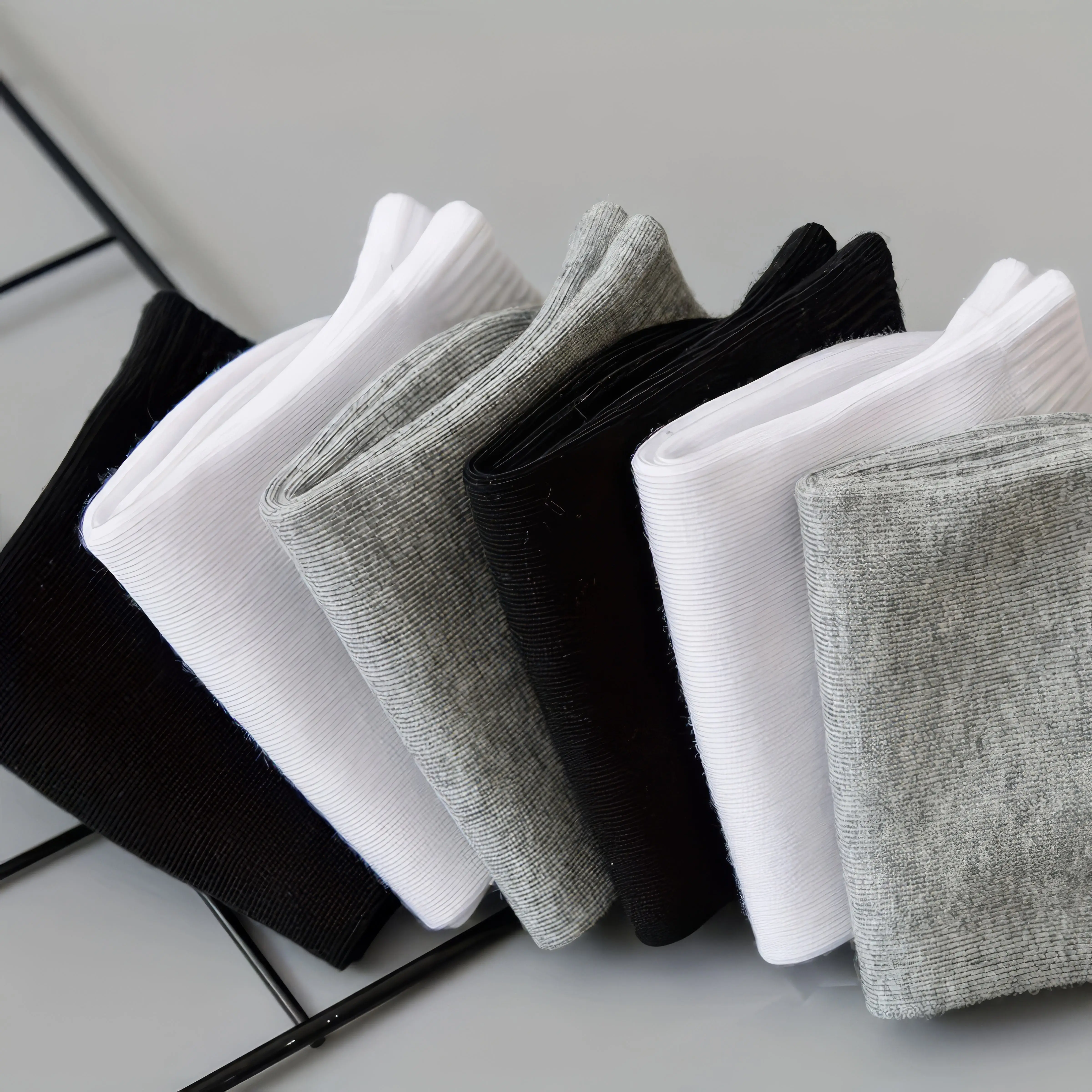 5 أزواج من الجوارب باللون الأسود والأبيض والرمادي، ماصة للرطوبة وكاشفة عند أصابع القدم، مناسبة للارتداء اليومي غير الرسمي #4