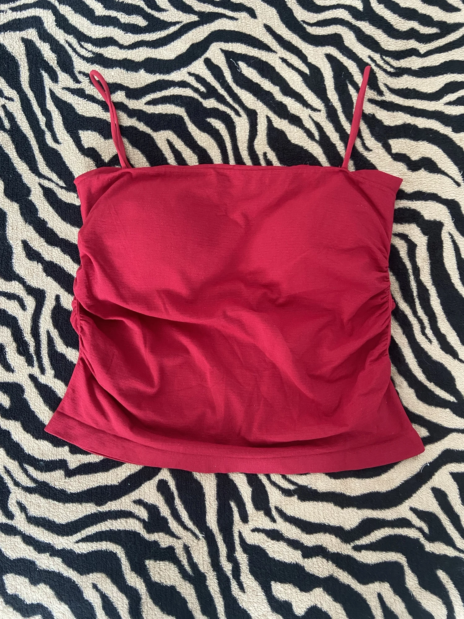 Women Cropped Top Vest Sleeveless Tees Tank Tops Camisole Solid Color Casual Spaghetti Strap Slim Fit Built In Bra photo review