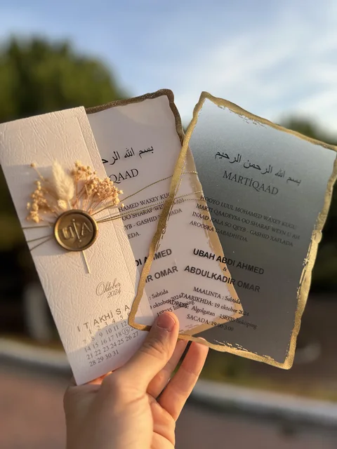100 SZTUK Personalizowanych Przezroczystych Akrylowych Zaproszeń Ślubnych – Eleganckie i Nowoczesne Kartki Zaproszeniowe