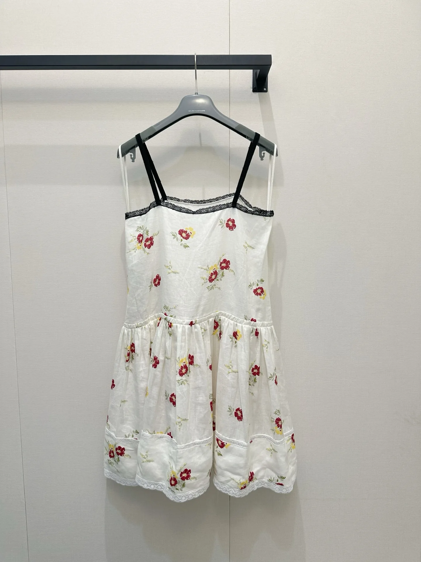 

2026 Early Spring Designer Dress Ruffled sleeves with Belt velvet Mid-Length A-line Button Slimming Half-Sleeved