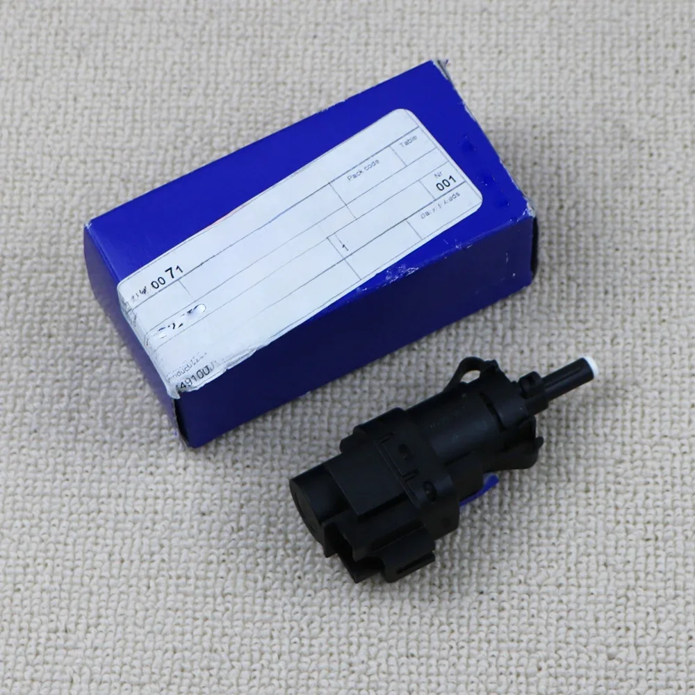 30773935 Brake Light Switch Sensor Fit For VOLVO C30 C70 S40 S60 S80 V50 V60 V70 XC60 XC70 Stop Lamp Switch 30773935
