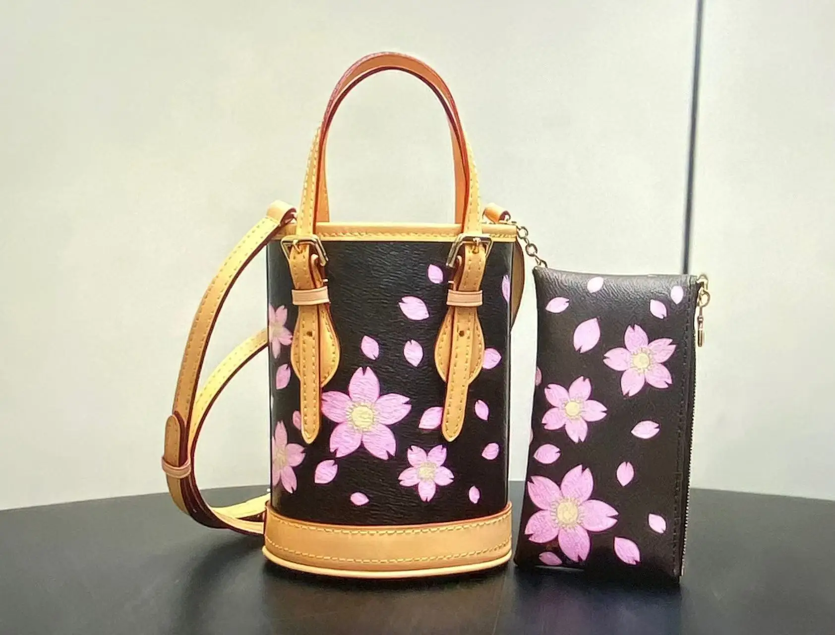 

2025 New Women's Cute Sakura Pattern Canvas Bucket Bag Mini Handbag Shoulder Bag Crossbody Bag (Size: 17-13-9cm)