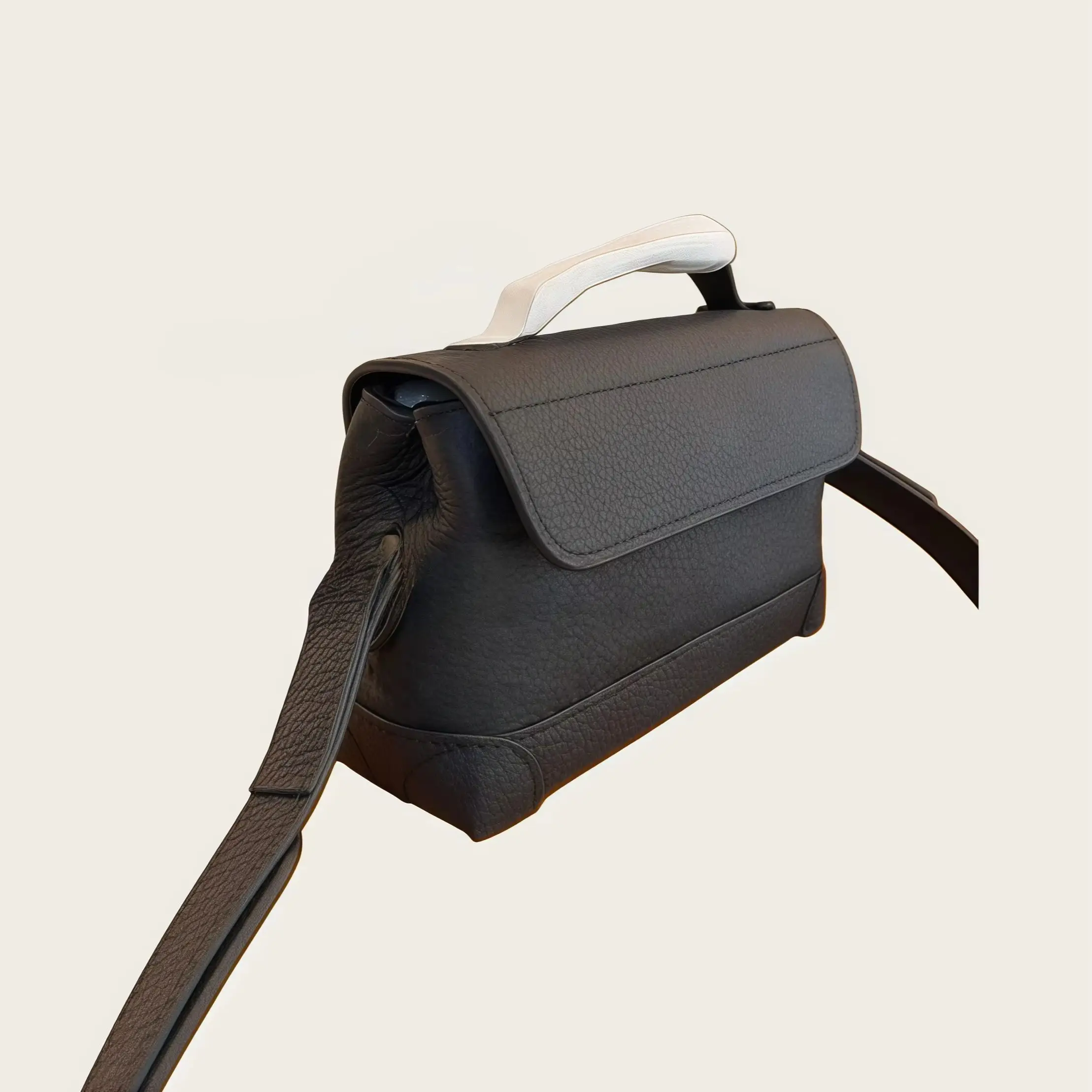 

2026 New Unisex Couple Handbag Crossbody Shoulder Bag Messenger Bag, Black Leather, Durable, 19*5^12cm