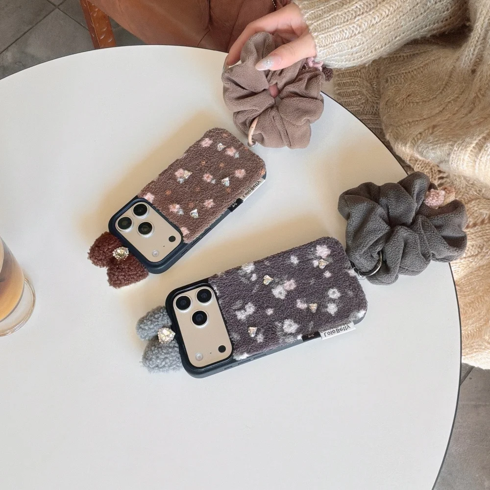 

Retro plush small floral rhinestone three-dimensional bow phone case,suitable for iPhone13/14/15/16/17ProMax,new protective case