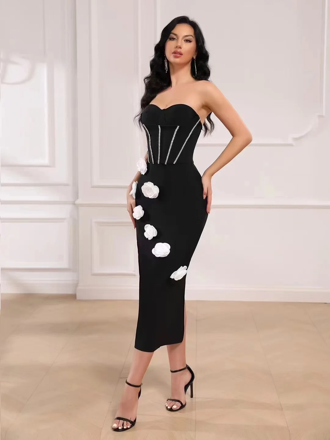 

2024 Summer Women's New Black Leakage Shoulder Hot Diamond Slimming Three Dimensional Flower Bandage Dress Elegant Celebrity Dre